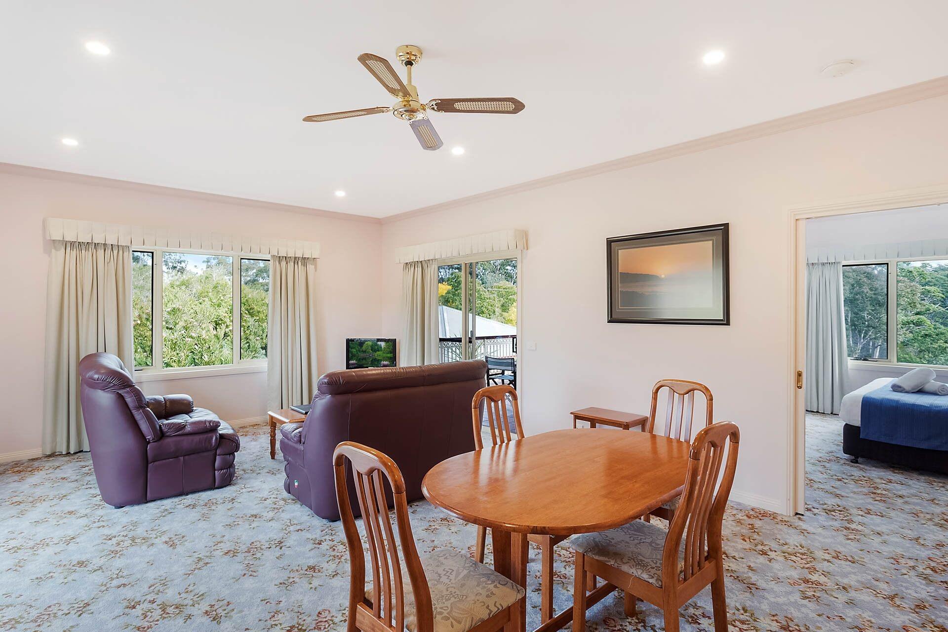 Robyn'S Nest Lakeside Resort Merimbula Exterior foto