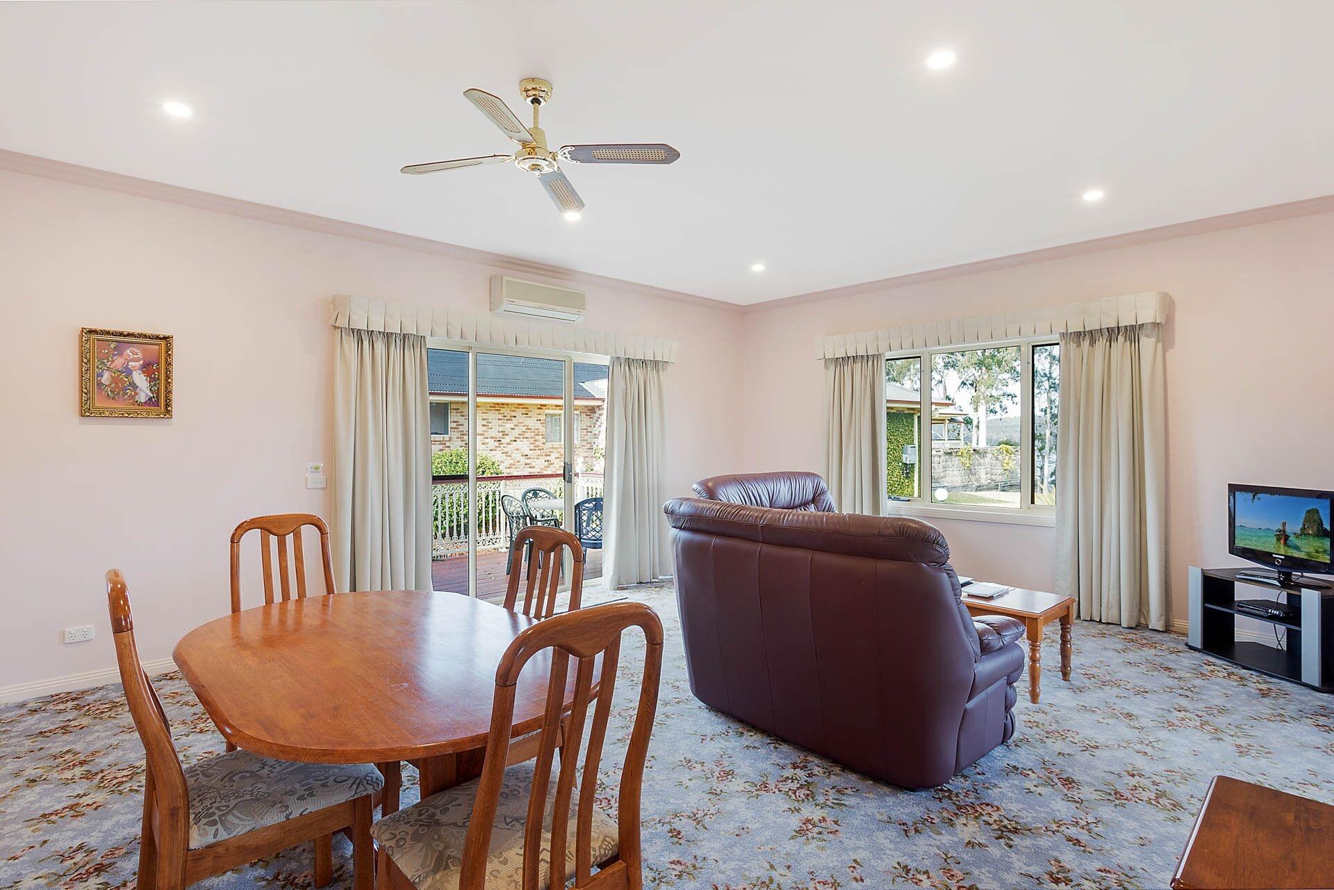 Robyn'S Nest Lakeside Resort Merimbula Exterior foto
