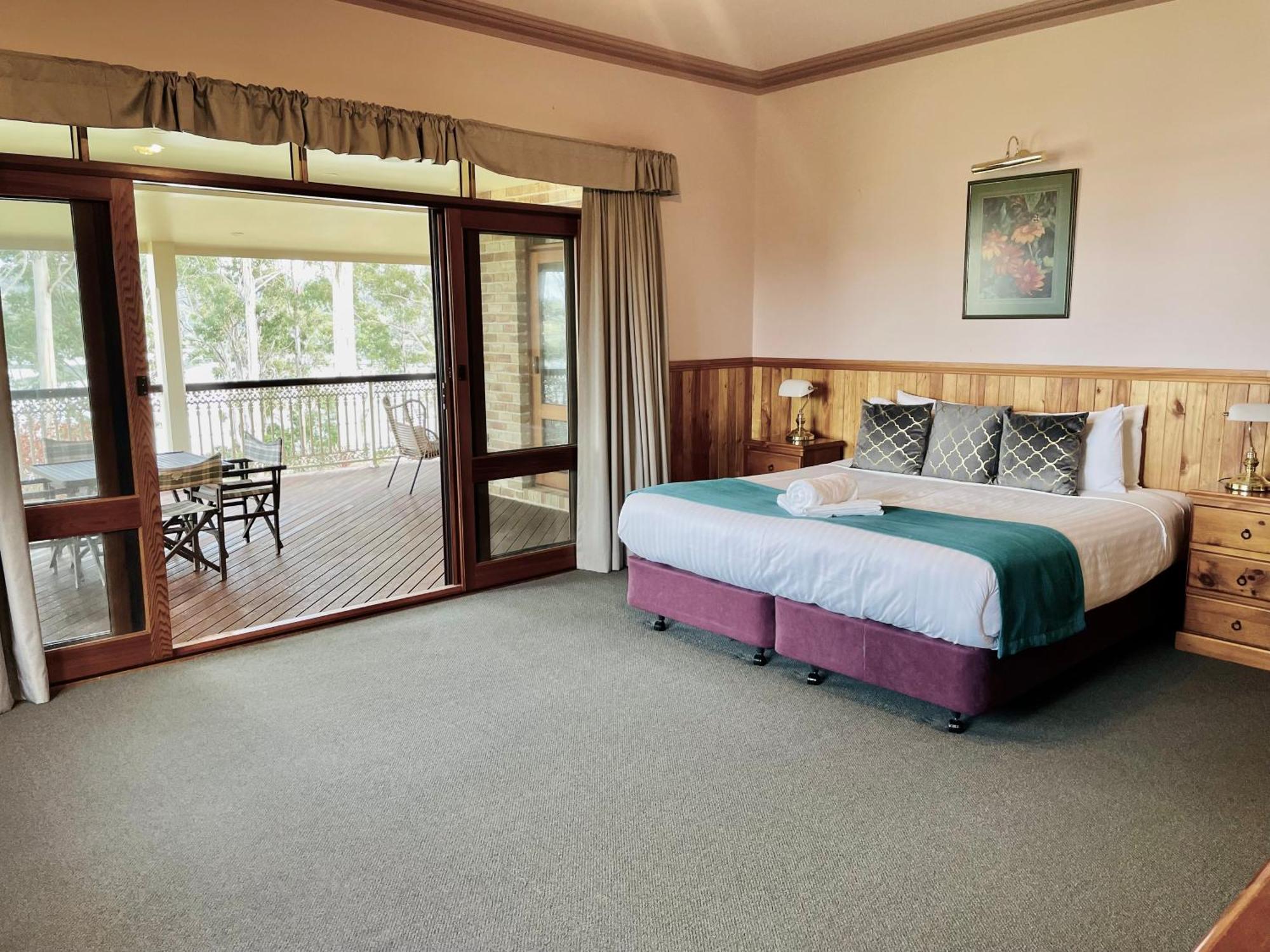 Robyn'S Nest Lakeside Resort Merimbula Exterior foto