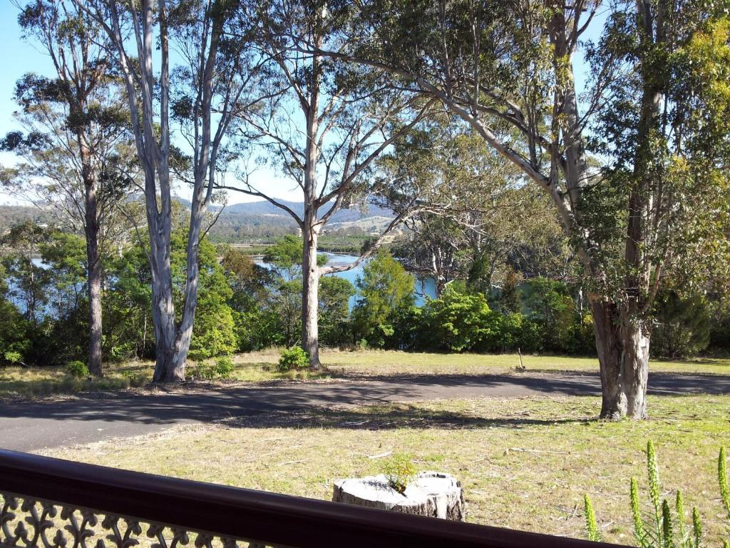 Robyn'S Nest Lakeside Resort Merimbula Exterior foto
